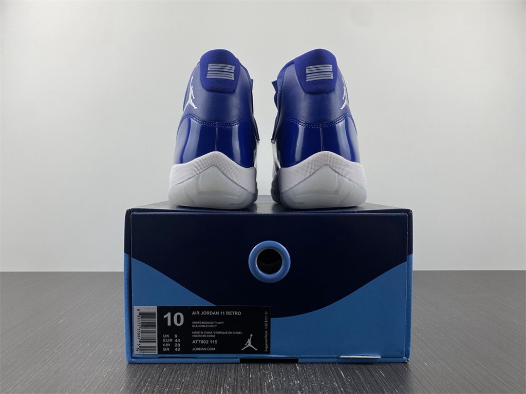 Air Jordan 11 378037-441
